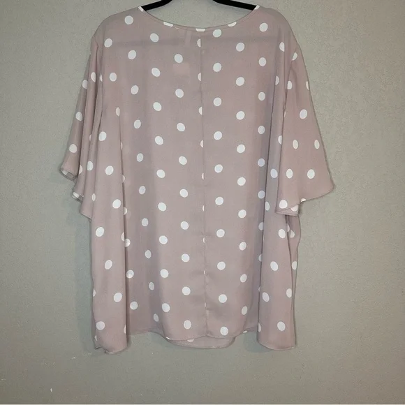 Cato Est. 1946 Women’s Polka Dot Top Blouse Size 26/28 NWT - Picture 3 of 9